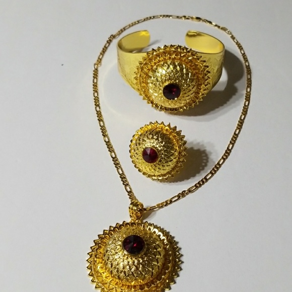 Jewelry - Jewellery Set of Necklace, bangle & ring